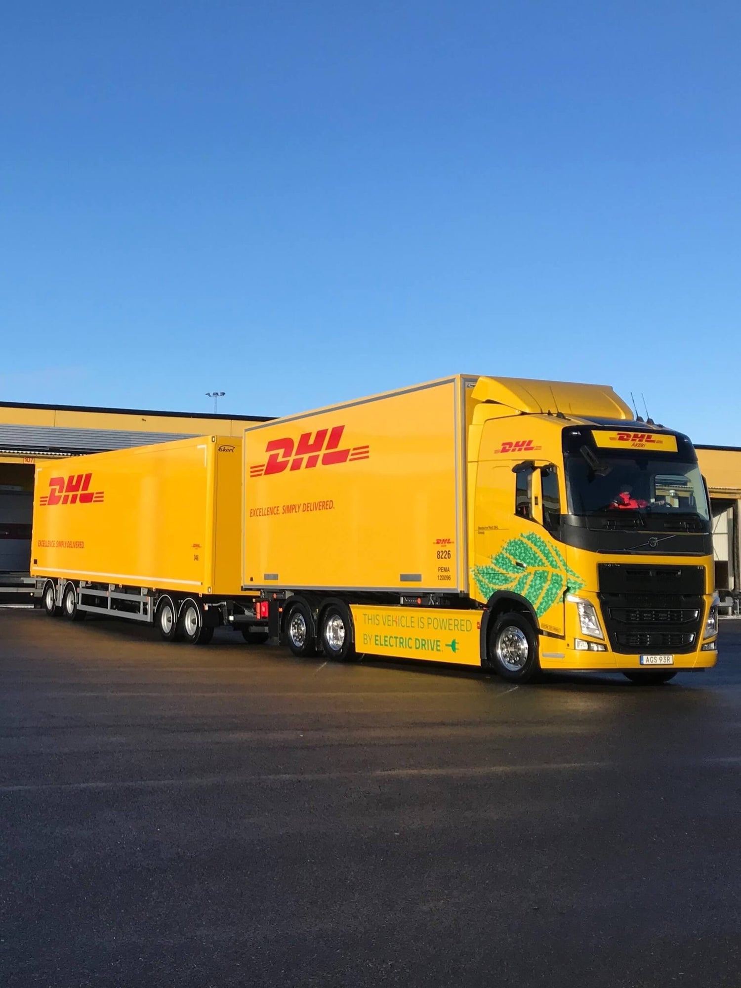 DHL courier service